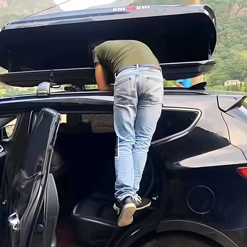 Marchepied de porte voiture fixé sur le loquet – accès toit SUV facilité