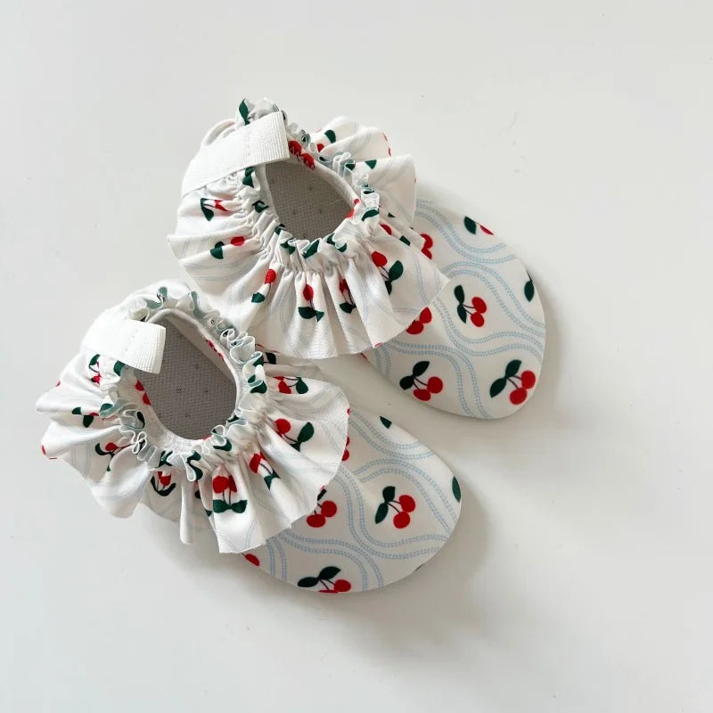 Aquashoes fille Cerises pleines – doublure coton doux peau sensible bébé 1 an